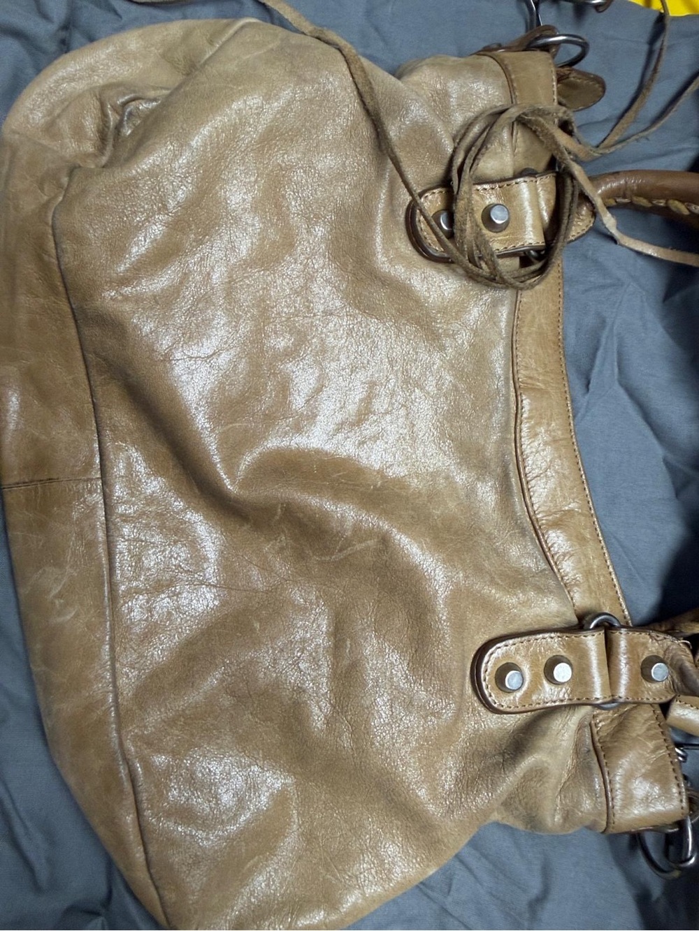 Stylish Tan Leather Satchel Handbag - Classic Women’s Bag - Picture 14 of 16